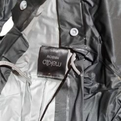 Makito Regenjas - Waterdicht - Poncho - Unisex - One Size - Knoopsluiting - Lichtgewicht -Windgoo Shop 392x840 1