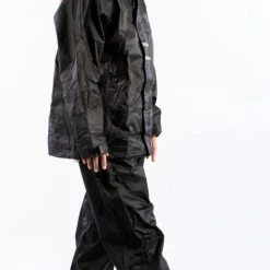 Ralka Regenbroek - Junior - Zwart - 164 16 Ralka Regenbroek - Junior - Zwart - 164 -Windgoo Shop 461x840 1