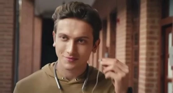 Kick&Move - Elektrische Step - E Scooter - Anti Lek Banden - 32 Km/u - App - LED Verlichting - Cruise Control - Schokbestendige Wielen - Anti Diefstal Optie 2 Kick&Move - Elektrische Step - E Scooter - Anti Lek Banden - 32 Km/u - App - LED Verlichting - Cruise Control - Schokbestendige Wielen - Anti Diefstal Optie - Afbeelding 2