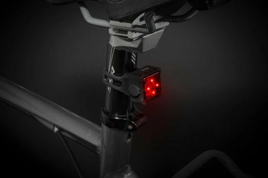 AXA – Niteline 44R - LED Fietslampjes Voor En Achter - Fietsverlichting USB Oplaadbaar 4 AXA – Niteline 44R - LED Fietslampjes Voor En Achter - Fietsverlichting USB Oplaadbaar - Afbeelding 4