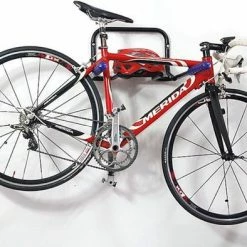 Merkloos Decopatent Fiets Ophangsysteem Voor 2 Fietsen - Fietsenrek - Legplank Voor Helm - Fietshaak - Muurbeugel Fiets - Wandmontage -Windgoo Shop 550x394 4