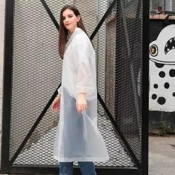 Merkloos Regenjas WIT (Maat XL) Unisex - Licht Gewicht - Opvouwbaar - Pocket Size - Reizen - Dames - Heren Regenjas -Windgoo Shop 550x482 12