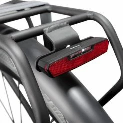 AXA - Juno Battery - Fiets Achterlicht - LED Fietsverlichting Op Batterij - Auto Off Systeem - 80 Mm - Rood -Windgoo Shop 550x495 10