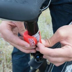 Merkloos Fietslampjes Set - LED Fietsverlichting Voorlicht & Achterlicht Fiets - Waterdichte Siliconen LED Fiets Lampen 5 Merkloos Fietslampjes Set - LED Fietsverlichting Voorlicht & Achterlicht Fiets - Waterdichte Siliconen LED Fiets Lampen -Windgoo Shop 550x550 207