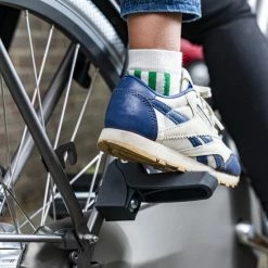 Qibbel 6+ Junior Fietsstoeltje Achter - Zwart - Inclusief Voetsteuntjes -Windgoo Shop 550x550 247