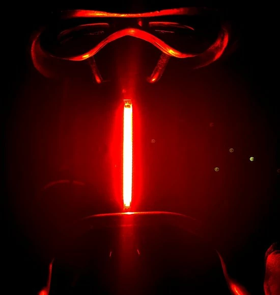 Merkloos LED Fiets Achterlicht USB Oplaadbare - Marktleider 110 Lumen Helderheid - IP65 Waterbestendig - Supersnel Installatie - Horizontaal Of Verticaal - Voor Zadel, Zadelpen Of Helm 5 Merkloos LED Fiets Achterlicht USB Oplaadbare - Marktleider 110 Lumen Helderheid - IP65 Waterbestendig - Supersnel Installatie - Horizontaal Of Verticaal - Voor Zadel, Zadelpen Of Helm - Afbeelding 5