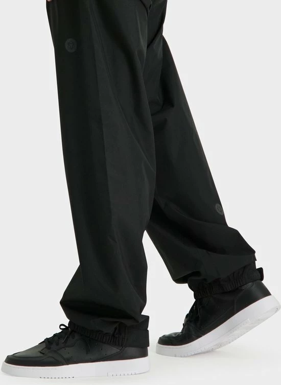 AGU GO Regenpak Essential Unisex - Rood - M - Dames & Heren - Waterdicht & Ademend 17 AGU GO Regenpak Essential Unisex - Rood - M - Dames & Heren - Waterdicht & Ademend - Afbeelding 17