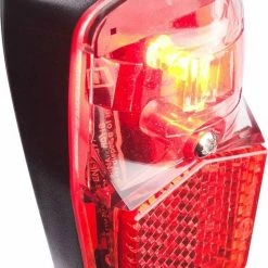 AXA Run Compact - Fiets Achterlicht - LED Fietsverlichting Op Batterij - Spatbord Montage Rood -Windgoo Shop 550x797 1